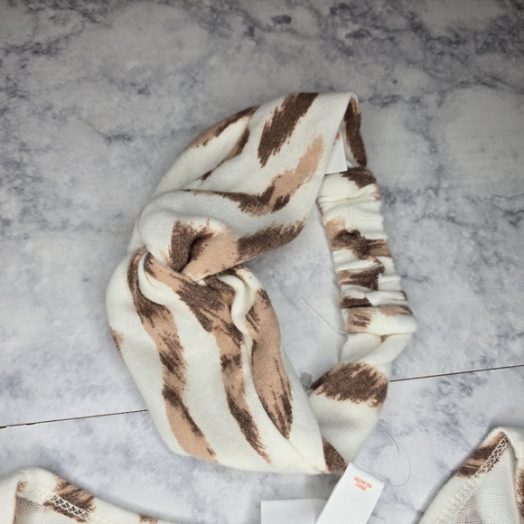 Colsie 3-Piece Pajama Set Animal Print Medium Lounge Set - Picture 10 of 16